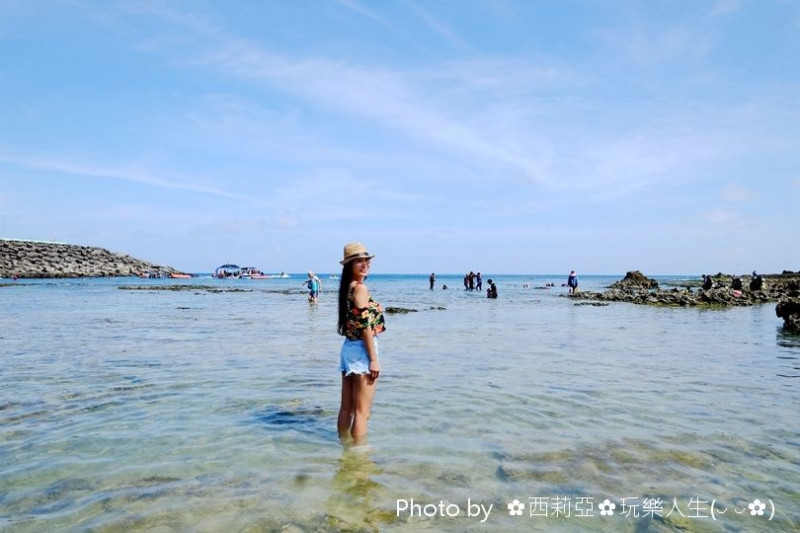【屏東。恆春鎮】墾丁半島上灘岩最發達的景點『小巴里島』，眼前特殊海岸灘岩秘境，更是墾丁地區堪稱世界級的景觀樣貌！