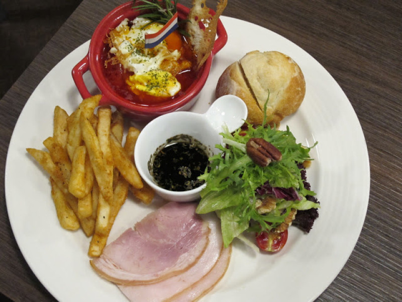 [食記] 蜍房Mr. Frosch。豐盛x美味x好廚藝的漢堡、早午餐(近市府站、松菸)