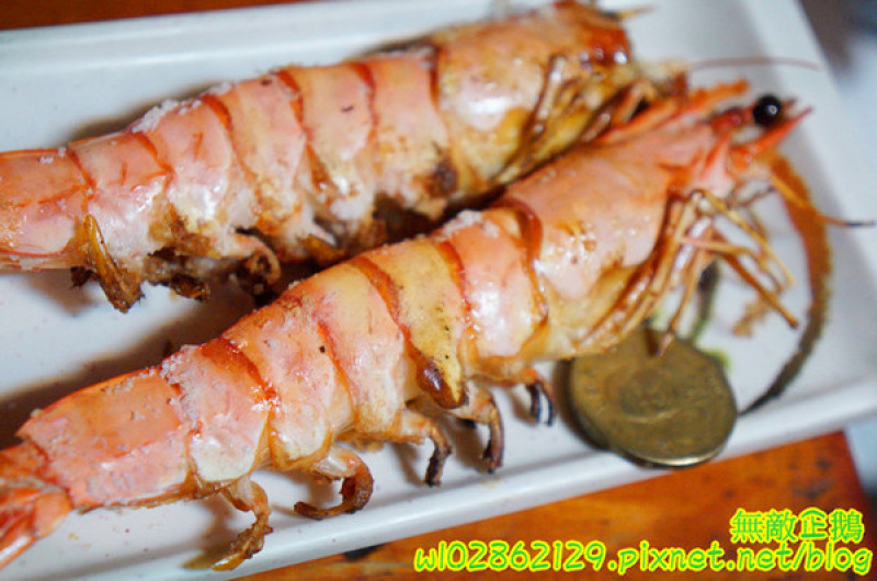 【台南-東區】燒烤x鍋物x小酌...堅持用木炭烤食材~《騷烤家》        
      