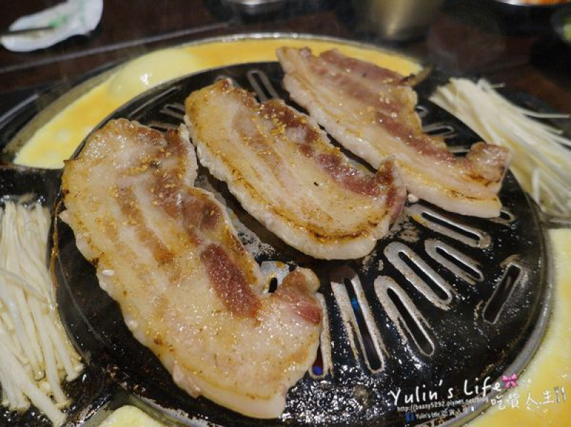 韓老二 ♥ 韓國烤肉 ♥ 超害羞的店名 ♥ 厚切豬五花玫瑰花霜降豬 ♥ 桌邊烤肉動口不動手