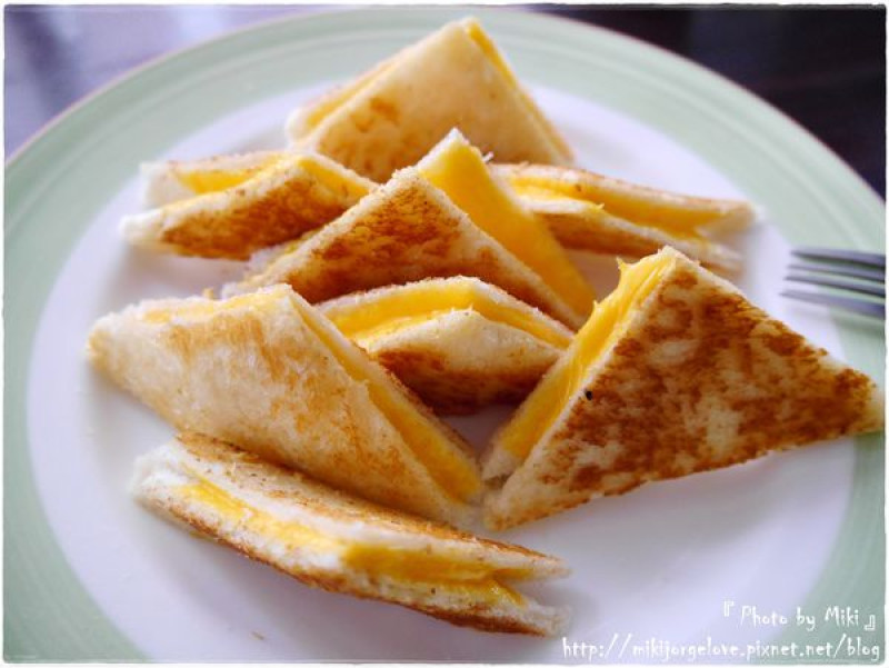 ♥♥♥『台中。食』起司吐司必點！常聚口袋名單【南屯。第二杯咖啡。早午餐】