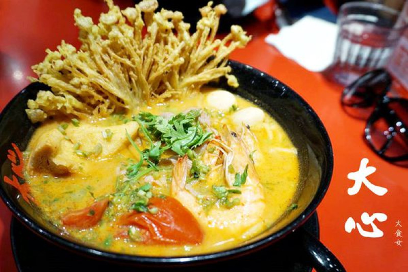 [食記] 新泰式麵食♡黑芝麻冰淇淋-讓你大大滿足、大大開心！瓦城-大心(台北信義威秀店)♥ 附完整菜單MENU 信義區美食/信義區泰式/信義威秀美食/台北泰式/信義區拉麵推薦