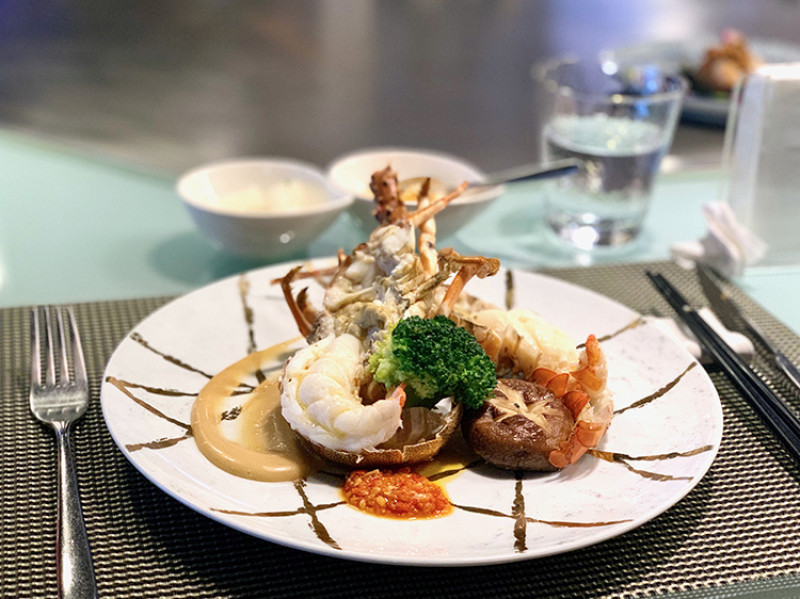 [中山國小] 江雁塘新時尚鐵板燒，頂級食材搭配新鮮海鮮 奢華鐵板燒饗宴～ 菜單 價位 紅白酒暢飲 買一送一