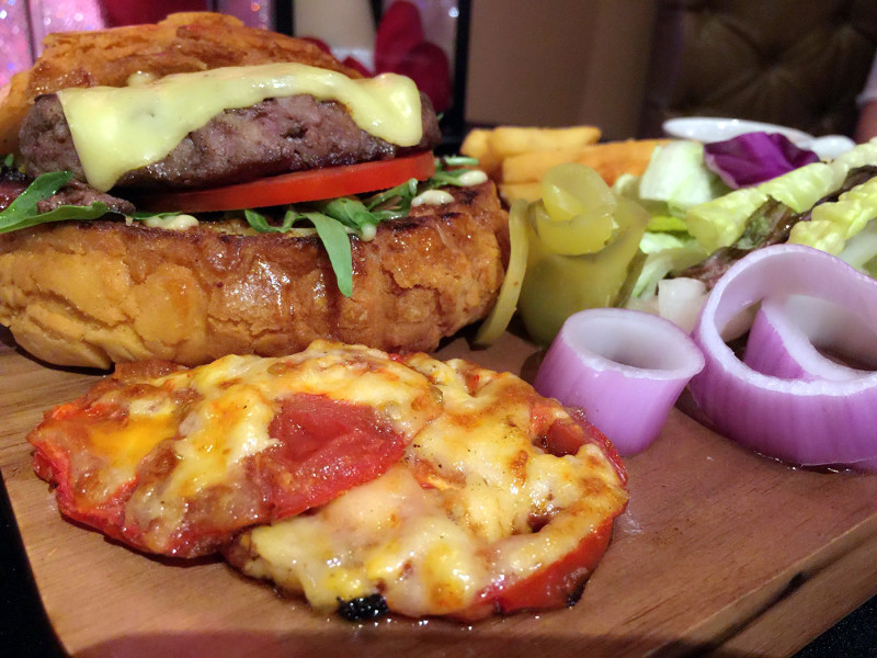 7/1 C.C.KISS要以強項麵包套餐擄獲你的嘴