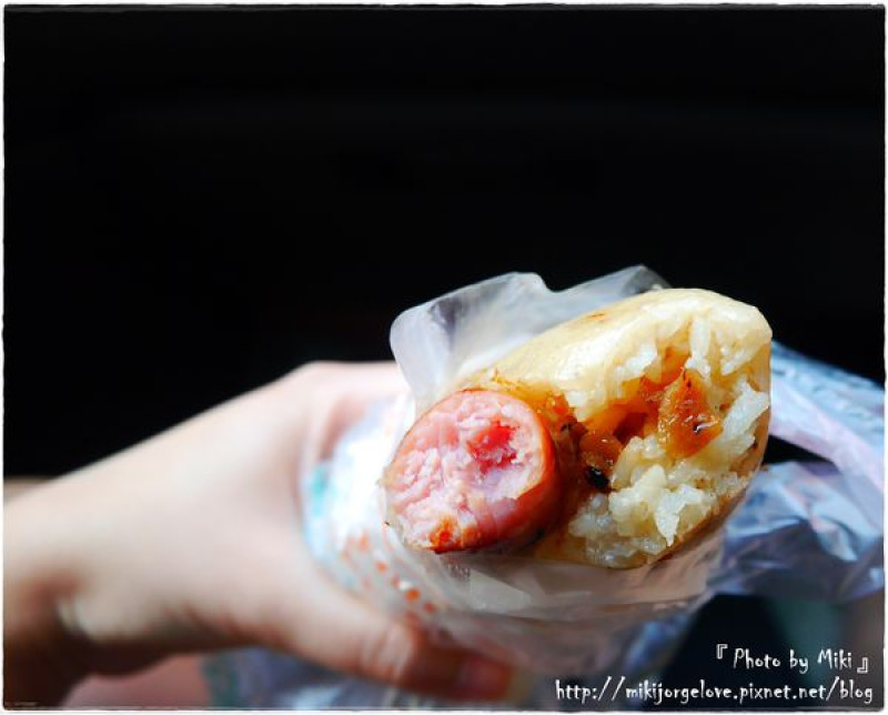 ♥♥♥『雲林。食』食尚玩家加持過的！味道真的也不賴！【虎尾。河堤大腸包香腸】【帶著毛孩一日輕旅行】