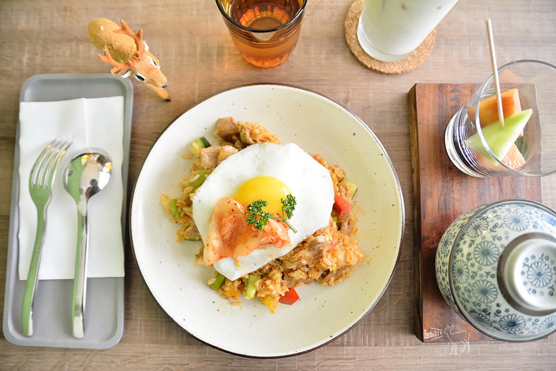 儲房咖啡館:也是食堂與花店