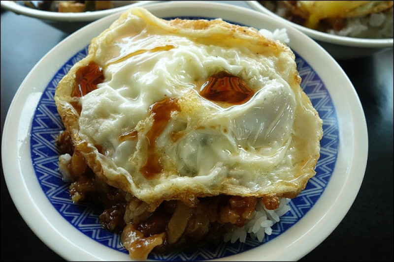 《宜蘭美食景點》新北坪林白鷺鷥公寓．五結阿德早午餐再訪~銷魂月見魯肉飯．五結銅板美食