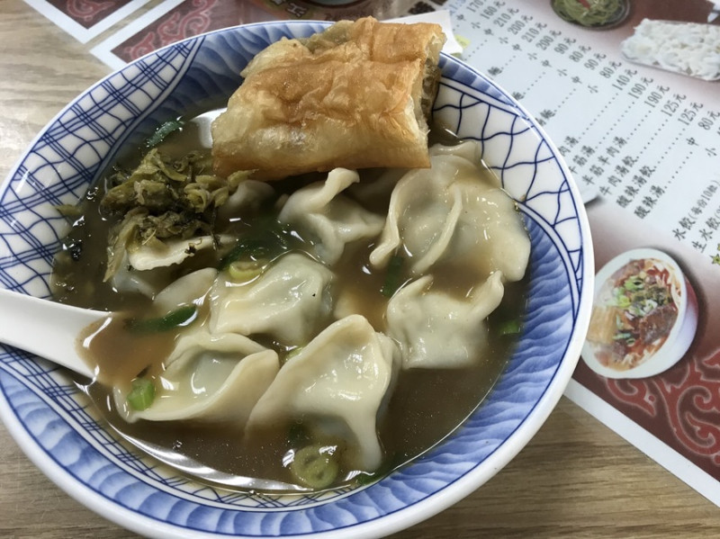 中午吃什麼~舒適乾淨的江家黃牛肉麵