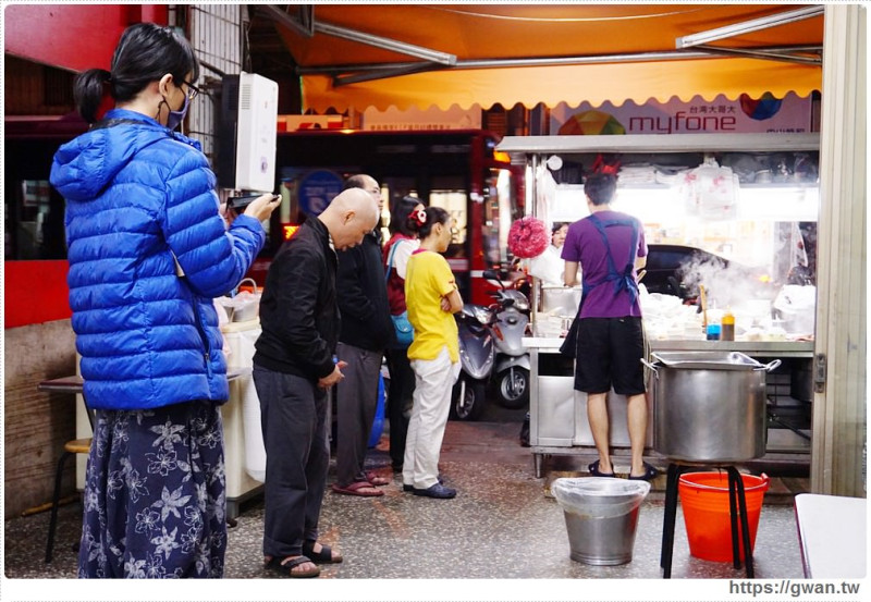 阿清香菇肉燥飯 | 傍晚才營業，在地人推薦的宵夜美食 