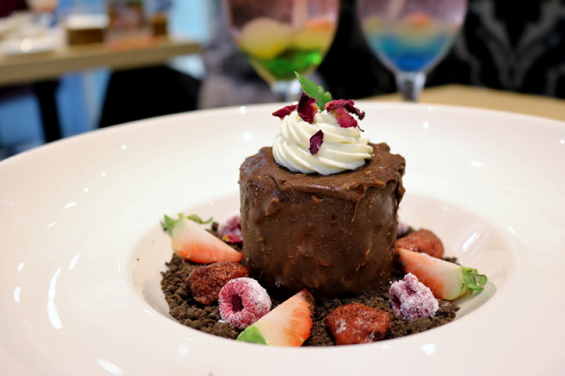 【台南美食】跳舞香水x彩虹小馬快閃主題餐廳(南紡店)-南紡購物中心午茶甜點．義大利麵．排餐