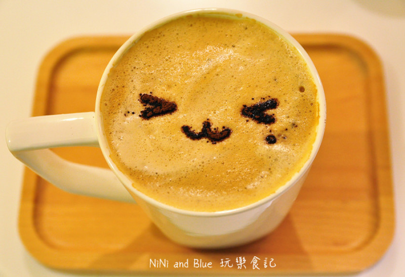 【台中】Eve & T鬆餅與義式冰淇淋，藏在新光三越6樓兒童遊樂區，另類親子餐廳