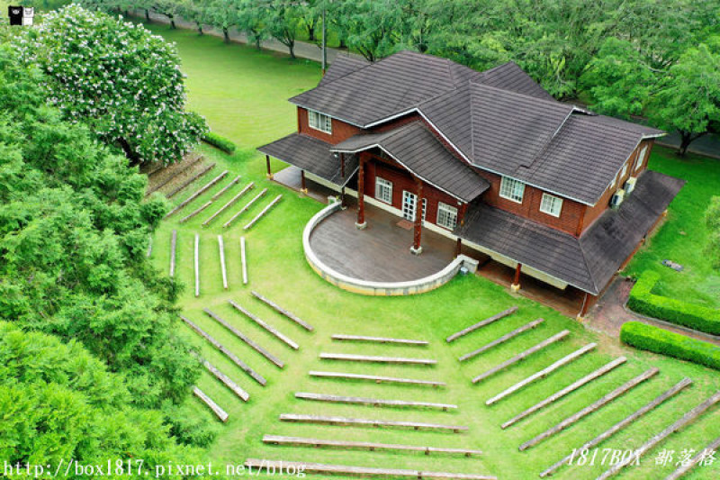【南投。魚池】三育基督學院。一望無際的草地。綠意盎然
