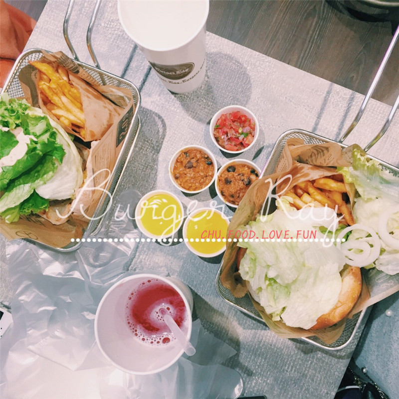 【台北，東區｜美式漢堡】自己的漢堡自己做 ▧ Burger Ray 個性漢堡 ▧ 招牌漢堡就夠吃到飽，起司沾醬熱量破表