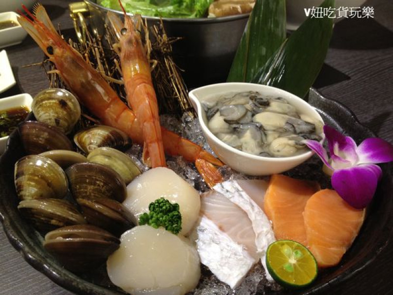 [大安。涮涮鍋] ❤双木林SHABU精緻涮涮鍋❤養生鍋物、無骨牛小排、優酪松阪豬與海鮮套餐(天使紅蝦、大干貝、鮭魚) / 大安站
