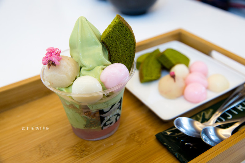 {台北食記} 辻利茶舖Tsujiri｜日本抹茶百年老店 | 春季限定新品嚐鮮｜抹茶飲品DIY | 松山車站分店｜刷抹茶好好玩｜