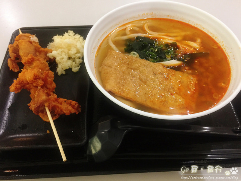 【新北。食記】日本進口麵粉Q彈麵條。特製柴魚湯頭 ─ 稻禾烏龍麵(新店家樂福店)