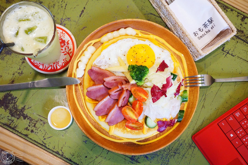 ※ 具茶駅 Omocha eki ※【星羽是吃貨-台中西區】玩具+好茶的悠閒老宅小店！野餐風/家庭風料理精緻好食，超親人美短萌度爆表~！