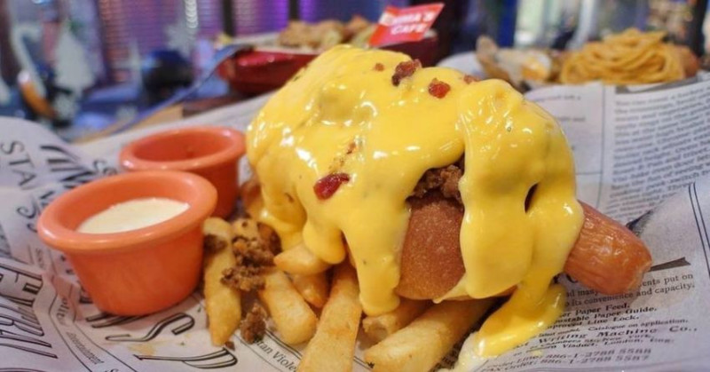 Emmas Cafe|台中平價美式早午餐咖啡廳，邪惡香濃起司瀑布潛艇堡，實在太罪惡! 近中國醫藥大學 - 艾薇覓食趣