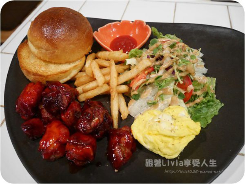 美食。餐廳│ 台北大同區 圓山捷運站 【圓山下午茶輕食】台灣伴手禮 Is Taiwan Is Chocolate 品台灣手作甜品 雞爪巧克力超特別  ❤跟著Livia享受人生❤