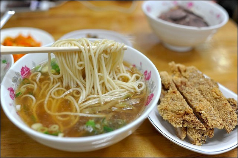 《宜蘭冬山美食》唐莊麵飯之家~在地民宿主人推薦．梅花湖附近美食