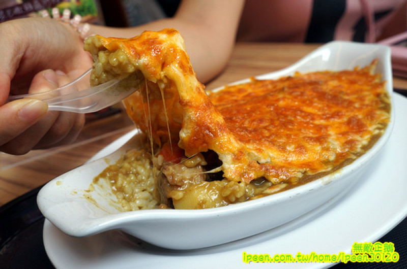 【台南-東區】咖哩x新鮮果汁...大推咖哩焗烤燉牛肉.哈密瓜果汁.木瓜牛奶..《咖哩太郎 日式咖哩專賣》        
      