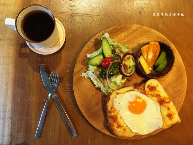 [台北大安]紙箱外的貓腳印|經典必點的皮太太|溫暖系早午餐(捷運忠孝復興站二號出口)