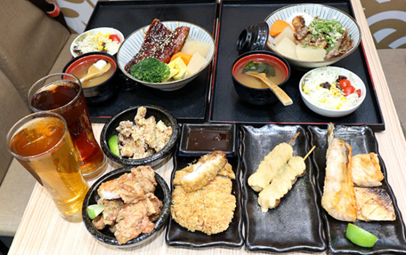 「中山國中丼飯，生魚片丼飯」【丼魂丼飯專售亭】經典好吃 #燒肉牛丼榮獲 #丼飯節冠軍  #外送服務