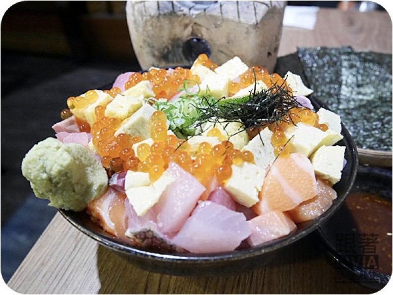美食。餐廳│台北中山區 中山國小捷運站 肥貓漁夫 台北海鮮丼 平價日式料理 壽司/手卷/味噌湯/海鮮料理 ❤跟著Livia享受人生❤