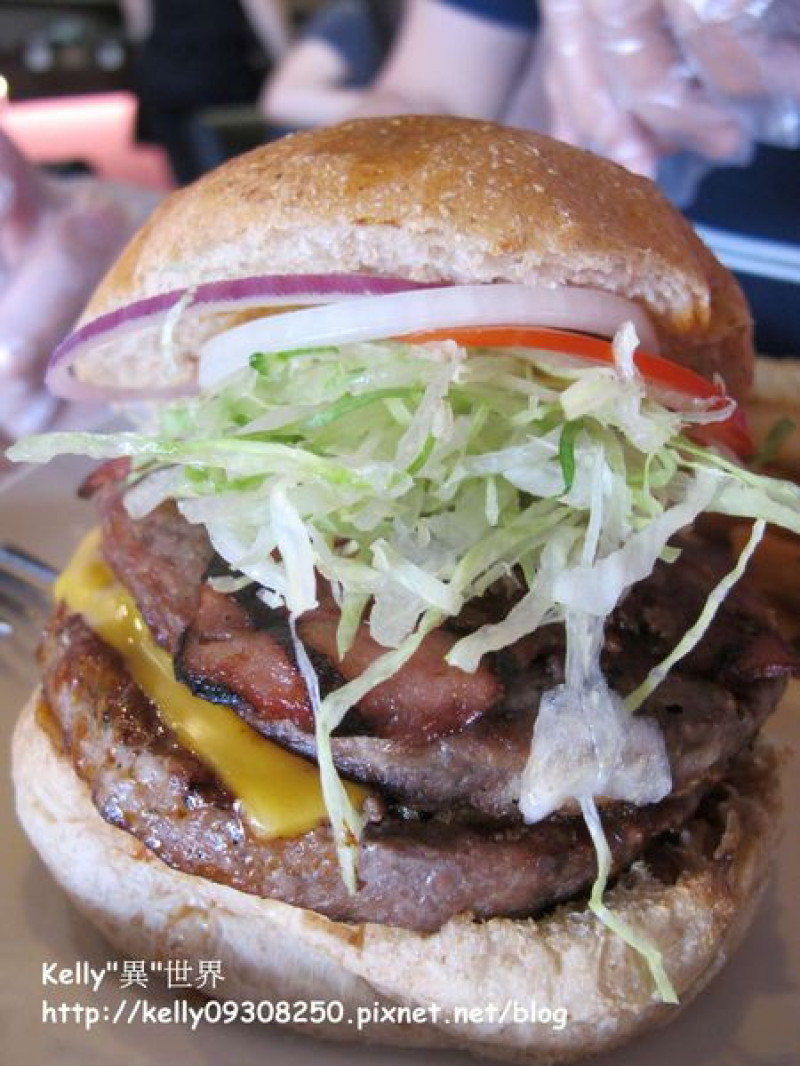 傳說中巨無霸漢堡✿ღ台中-艾可先生勤美店ღ✿
