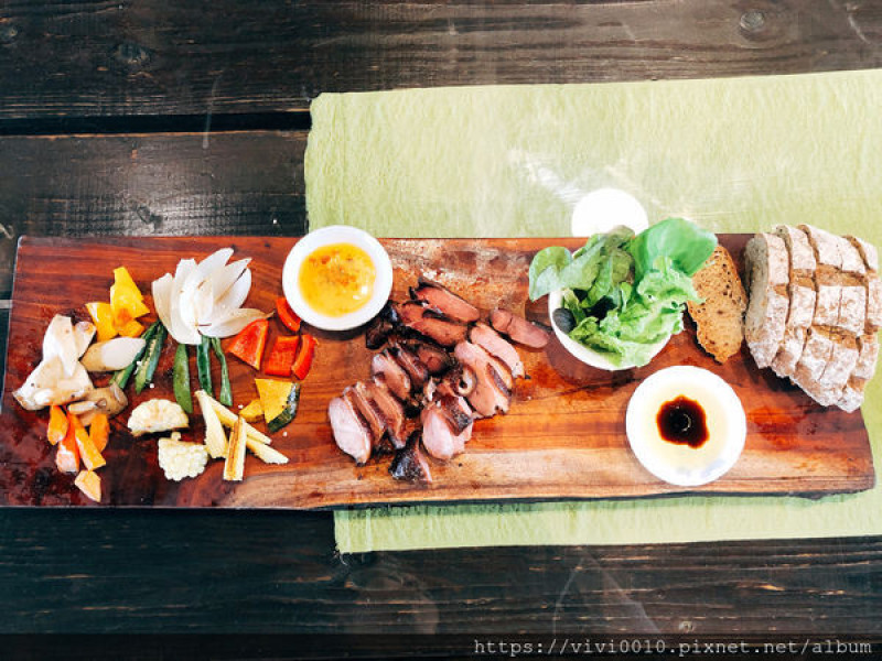 圓圓家愛吃貨-《新竹美食》食尚玩家推薦IG打卡熱點，日式風情薪石窯，獨特窯烤分享餐，還能動手做比薩