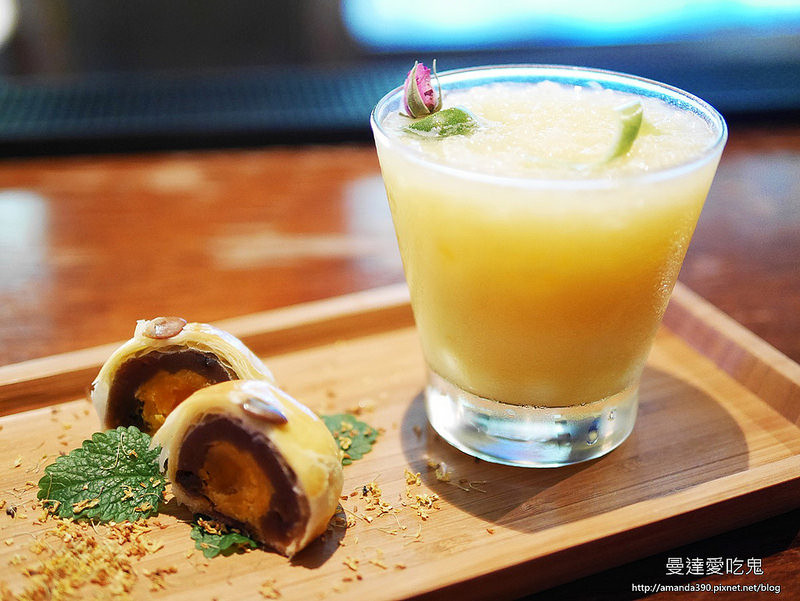 【台南食記】南區 麥芽酒吧 ● IRON public house ● 應景蛋黃調酒「中秋節快樂」！❤❤