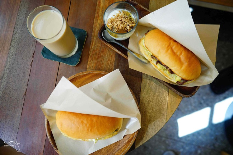 春丸餐包|台中美術館老宅文青風餐包，甜鹹口味一次搞定