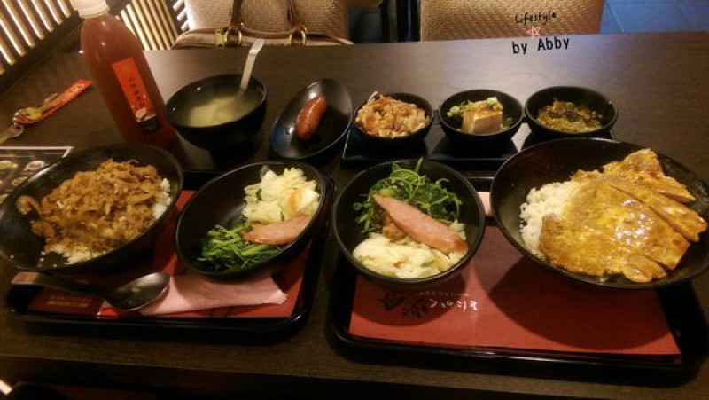 【食記：土城美食】清水店連鎖。超吉大盛 鐵板燒丼飯專賣店