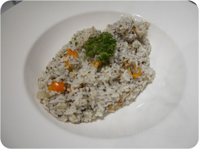 美食。餐廳│ 台北內湖區 西湖捷運站 內湖平價美食 鬍子叔叔義麵工坊 (內湖店)  ❤跟著Livia享受人生❤