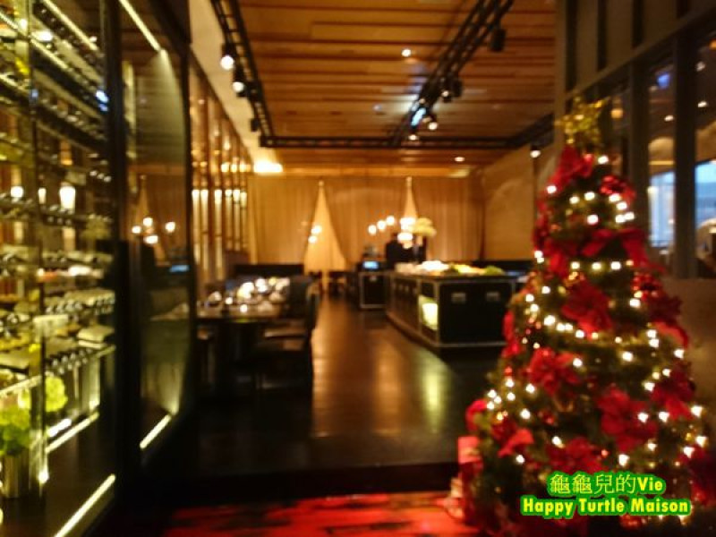 ∥龜龜ai吃吃∥北市 信義誠品 ~Just Grill~ 美味牛排 + Semi buffet 偶爾享受一下不過分