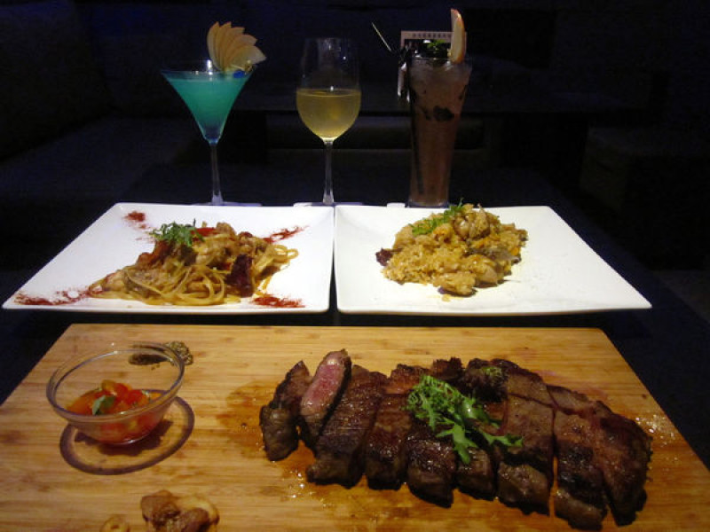 【台北市】美食、調酒、魔術讓人沉醉複合式時尚餐酒館-Elfin Restaurant & Lounge