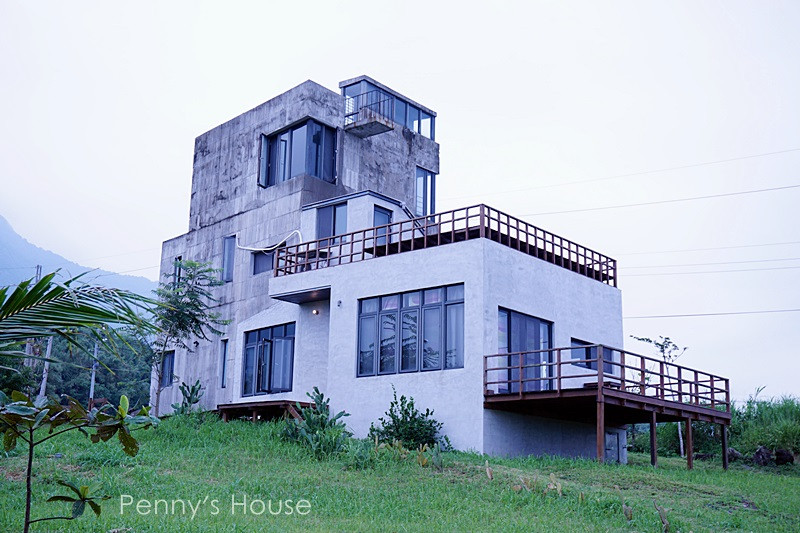 
台東長濱四天三夜渡假怎麼過 - 渡假別墅『小綠的願望』整棟便宜出租(寵物友善住宿)+長濱漁港+長濱夜市+暉生魚片
