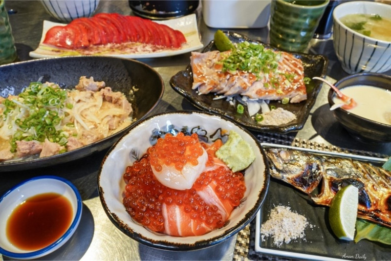 | 高雄美食 |食材新鮮CP值爆表的日式料理/套餐可客製化超讚/八十八丼/記得提前預約才吃得到
