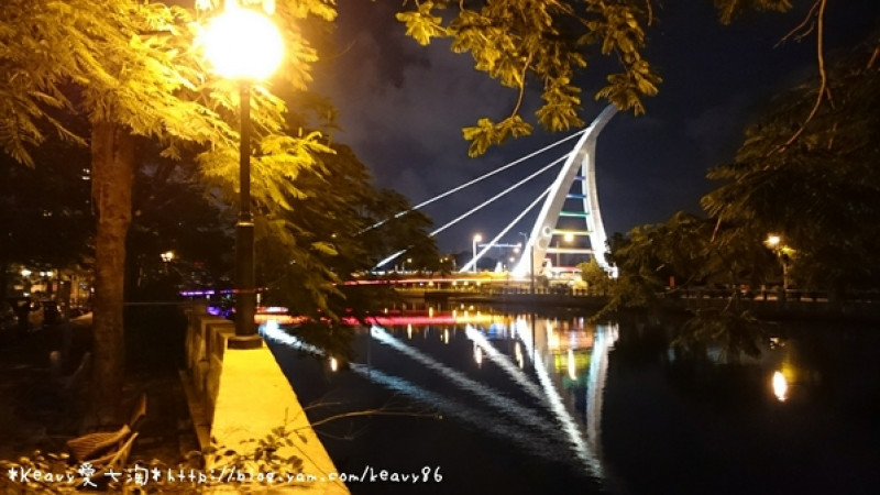 ★台南市區★【新臨安橋】讓台南的夜變彩色了。