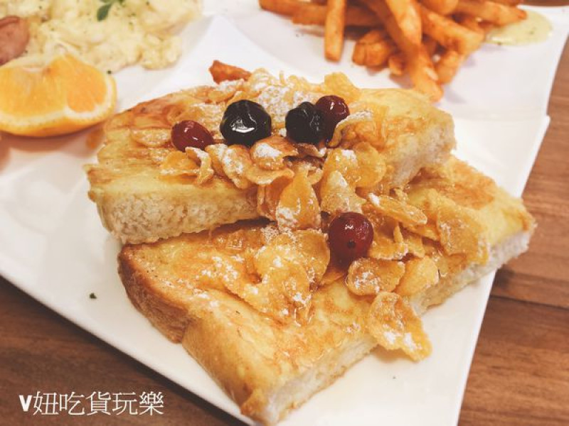 [永和] ❤ 豐滿 總匯三明治❤ 份量驚人、 料多實在的高CP值早午餐 / 頂溪站 仁愛公園