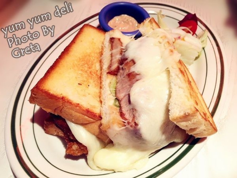 【食記∥台北】YumYum Deli 捷運忠孝敦化站＿中西混合美式快餐車三明治＿起司控不能錯過的乳酪三明治