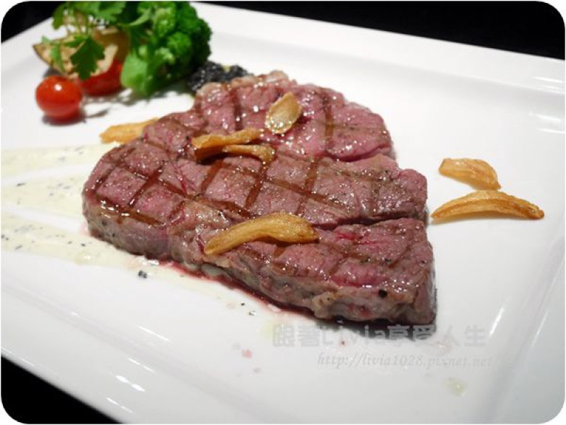 美食。餐廳│ 台北信義區 東區ATT 4 FUN 餐廳 跨年聖誕節首選慶祝餐廳 La Mère Poulard 普拉嬤嬤 ❤跟著Livia享受人生❤