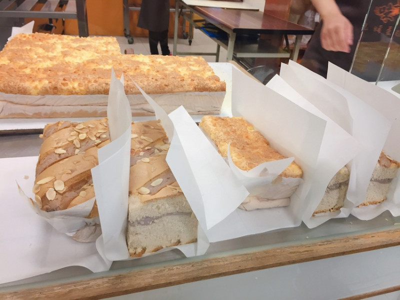 【新竹美食】蓁古早味現烤蛋糕〃超人氣排隊美食｜起司三重奏榮登心中No.1