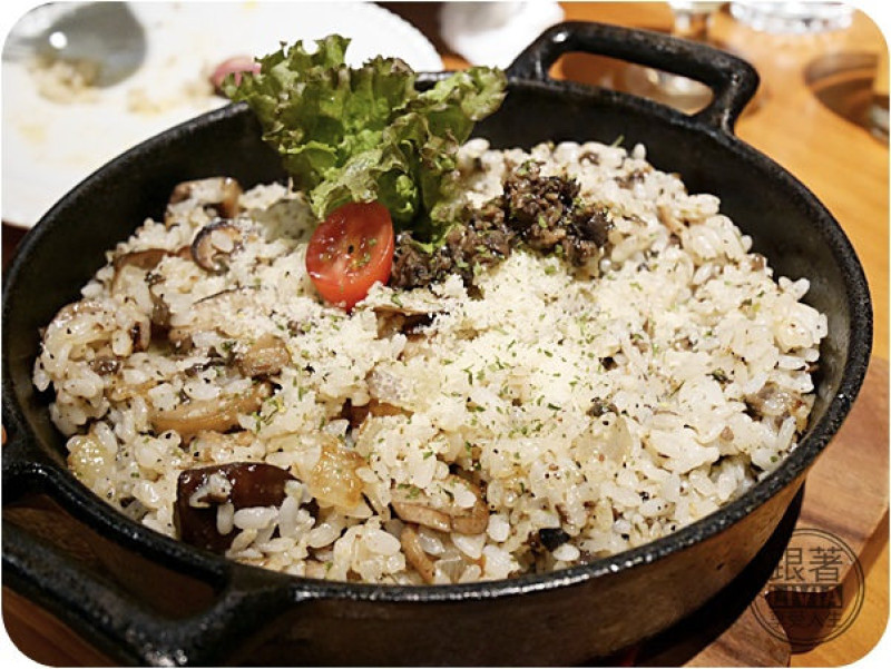 美食。餐廳│ 台北信義區 市政府捷運站/國父紀念館捷運站 BLAnC布朗客 松菸下午茶/聚會 專屬於自己的調酒 姐妹聚會牛仔主題風 ❤跟著Livia享受人生❤