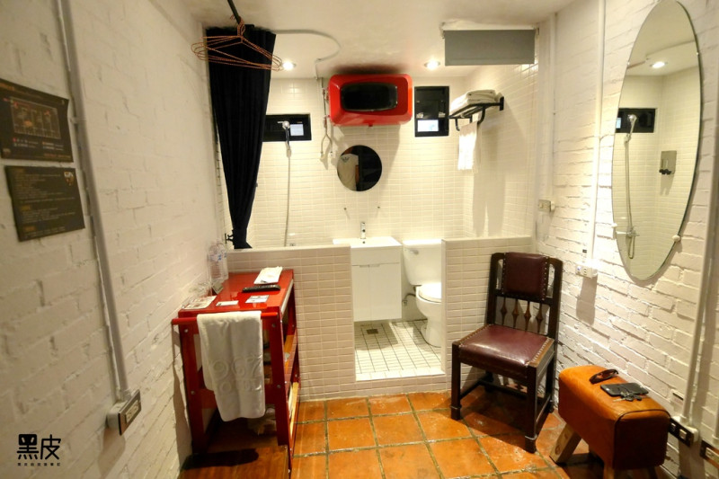 【台南※住宿】。正興延平公寓 。跟著黑皮體驗暗黑系的台南住宿