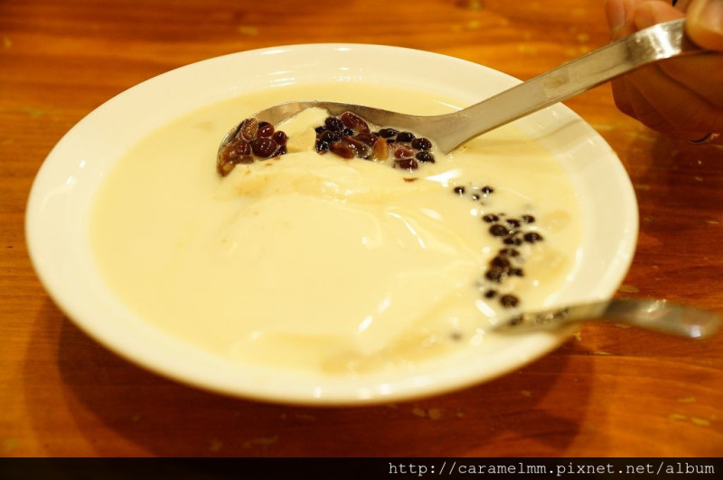 【嘉義東區】品安豆花 傳承台南師傅60年好手藝 非基改黃豆 嘉義四季熱涼飲首選 必吃甜品 中正路/文化路/嘉義圓環