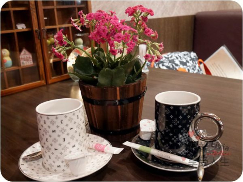 美食。餐廳│ 台北中山區 中山捷運站 SIGRID COFFEE 日式咖啡館 松江南京捷運咖啡美食餐廳 台北約會餐廳 第一次約會餐廳 ❤跟著Livia享受人生❤