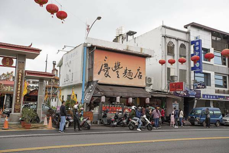 份量超大的花蓮慶豐麵店 - 記得拿捏一下食量斤兩再點菜