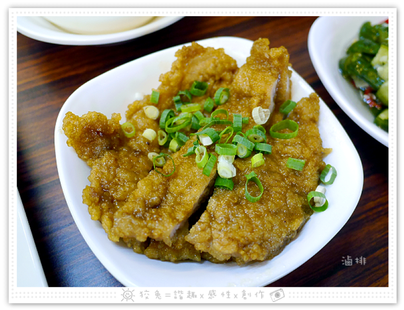 [台南食記] 舟鶴家嫩骨飯‧文賢店~選用零汙染的台東關山米！雙拼飯、嫩骨粥、滷排、椒麻雞、麻油雞湯、白菜滷！