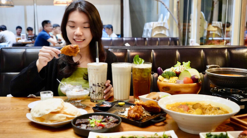 [台中] 熱浪島南洋蔬食茶堂｜台中渡假風蔬食餐廳，必吃濃郁椰香「叻沙麵」！